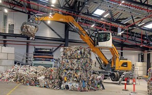 Danmarks største plastik-maskine